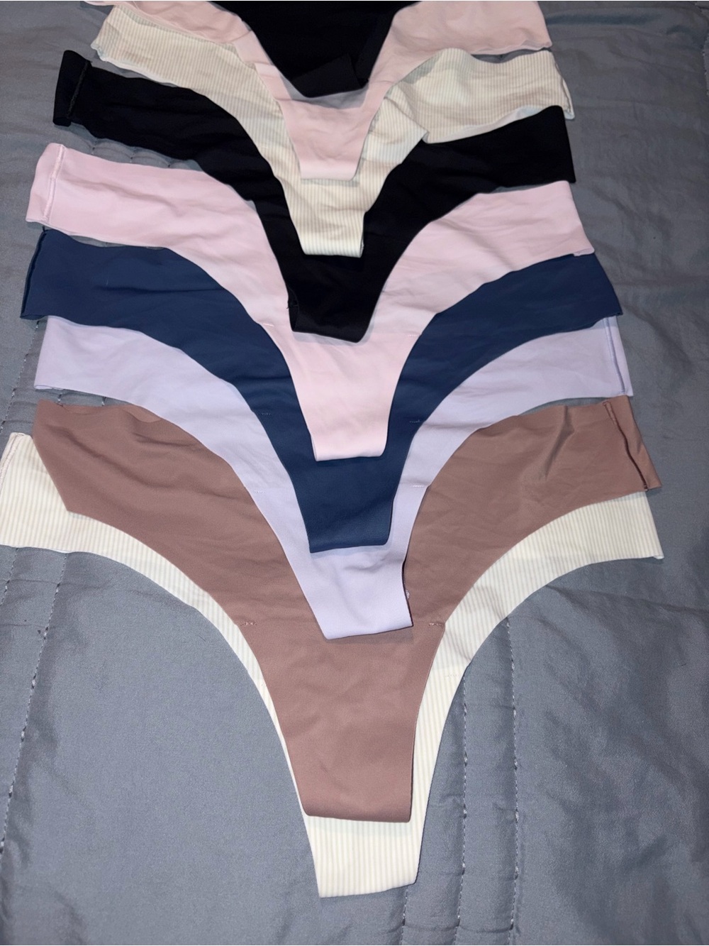 Lululemon NWOT 9 pair of thong panties size M - Picture 2 of 7